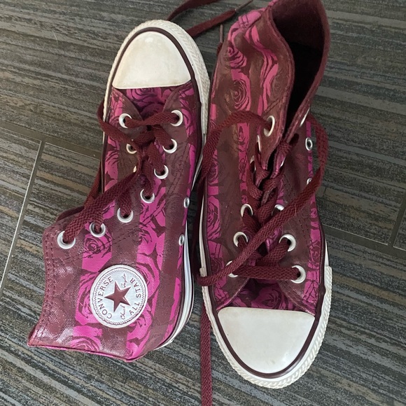 Converse - Picture 2 of 3